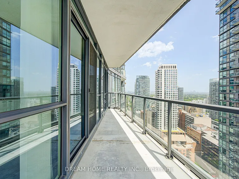 30 Roehampton Ave #2902 — Photo 34