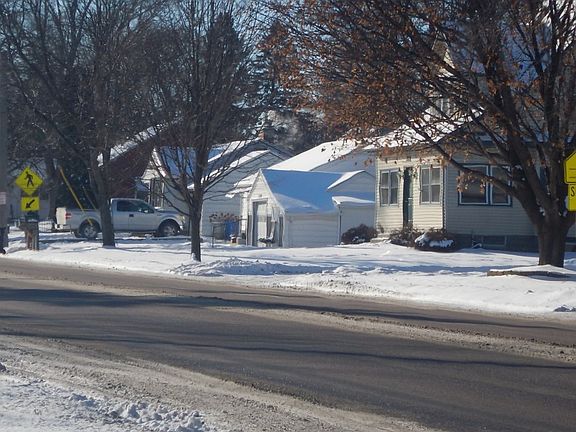4th image of 1419 N Cedar Ave