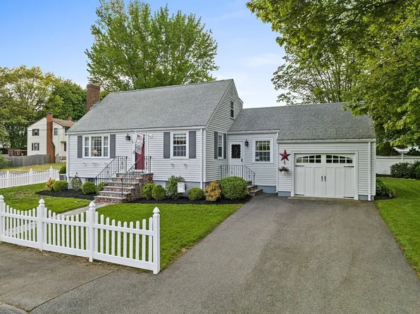 16 Lincoln Ave, Holbrook, MA 02343