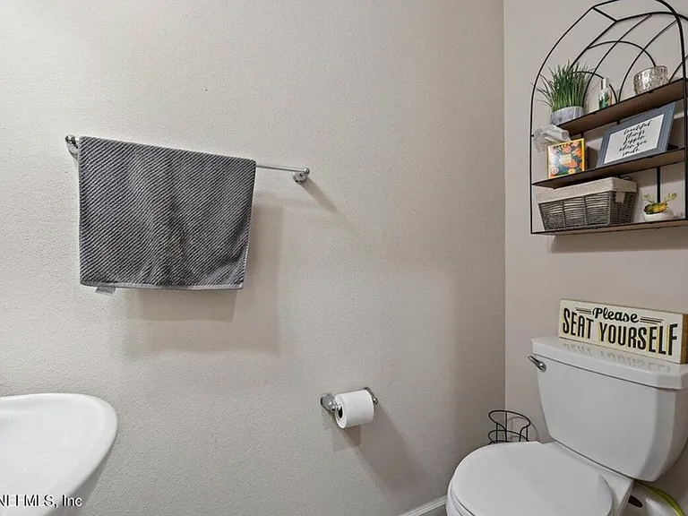 12647 Josslyn Ln — Photo 13