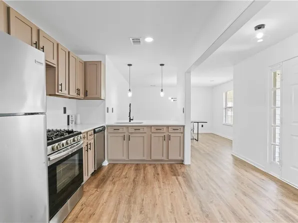 5613 Pine Gate Dr, College Park, GA 30349