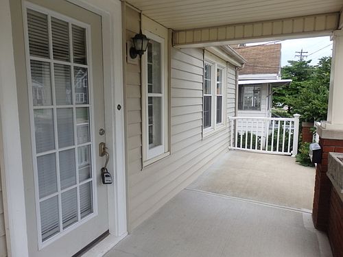 2nd image of 3711 Lonsdale St