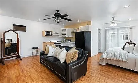 Spacious ADU with kitchen, bathroom, air conditioning