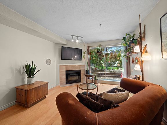 3rd image of 1433 E 1st Ave #102