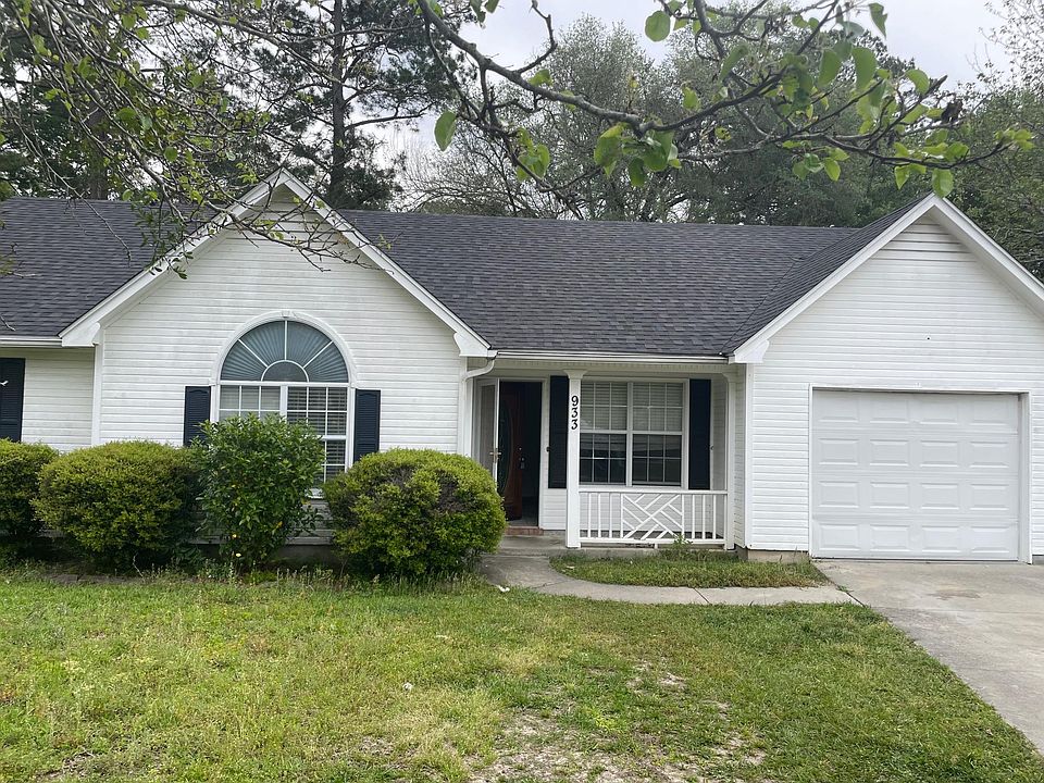 1st image of 933 Pine Cone Cir