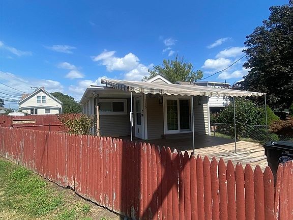 3rd image of 115 Gardner Ave
