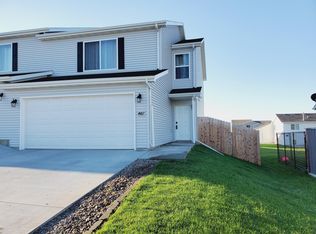 4607 Corvette St NW, Mandan, ND 58554