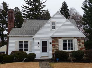 70 Mayfair Dr, Rochester, NY 14617