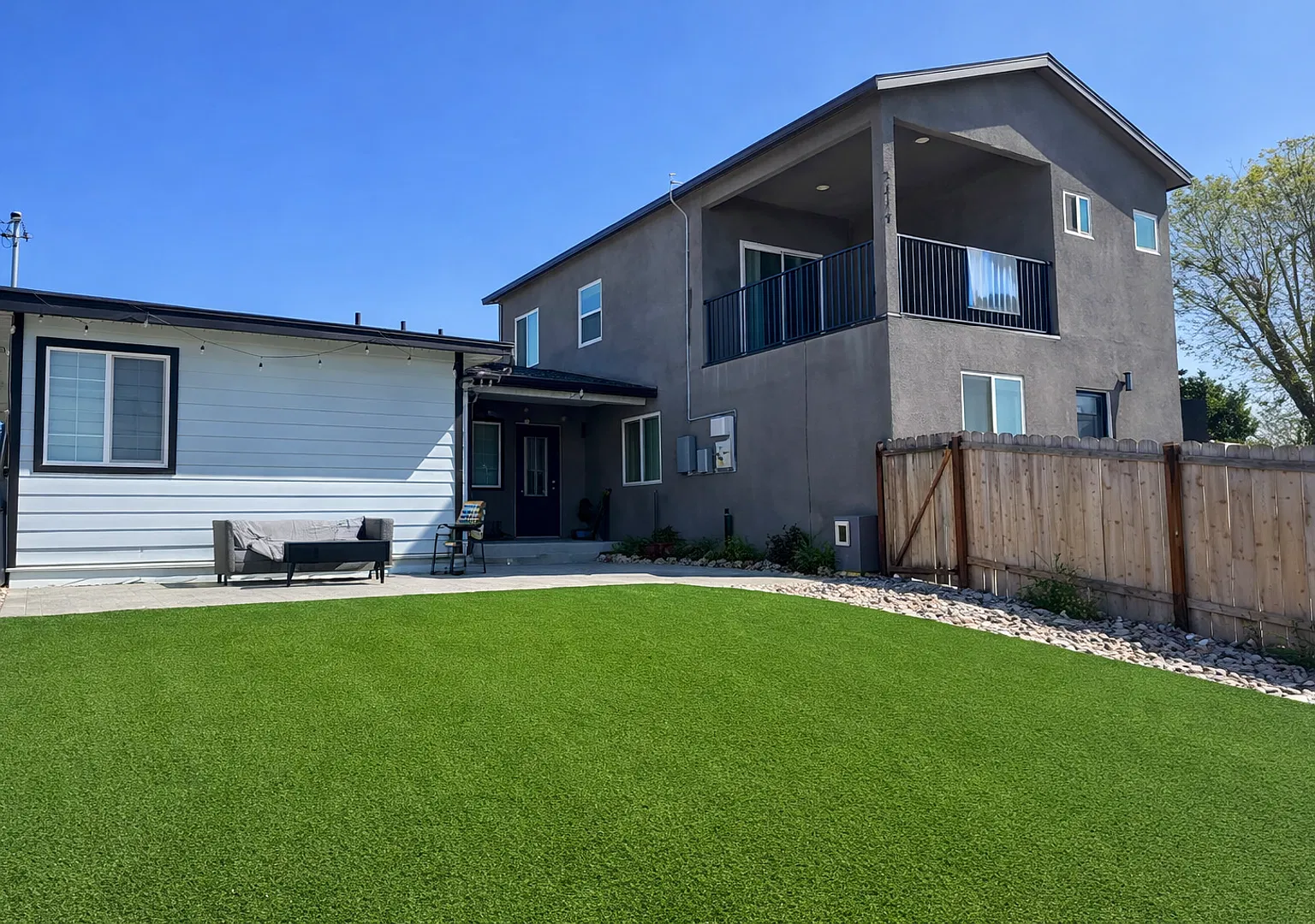 Nice 5 bedroom house on West Falls! — Photo 1
