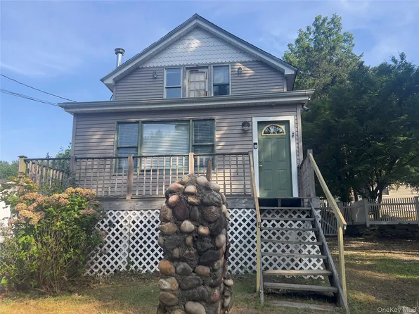 159 Rosewood Road, Kings Park, NY 11754