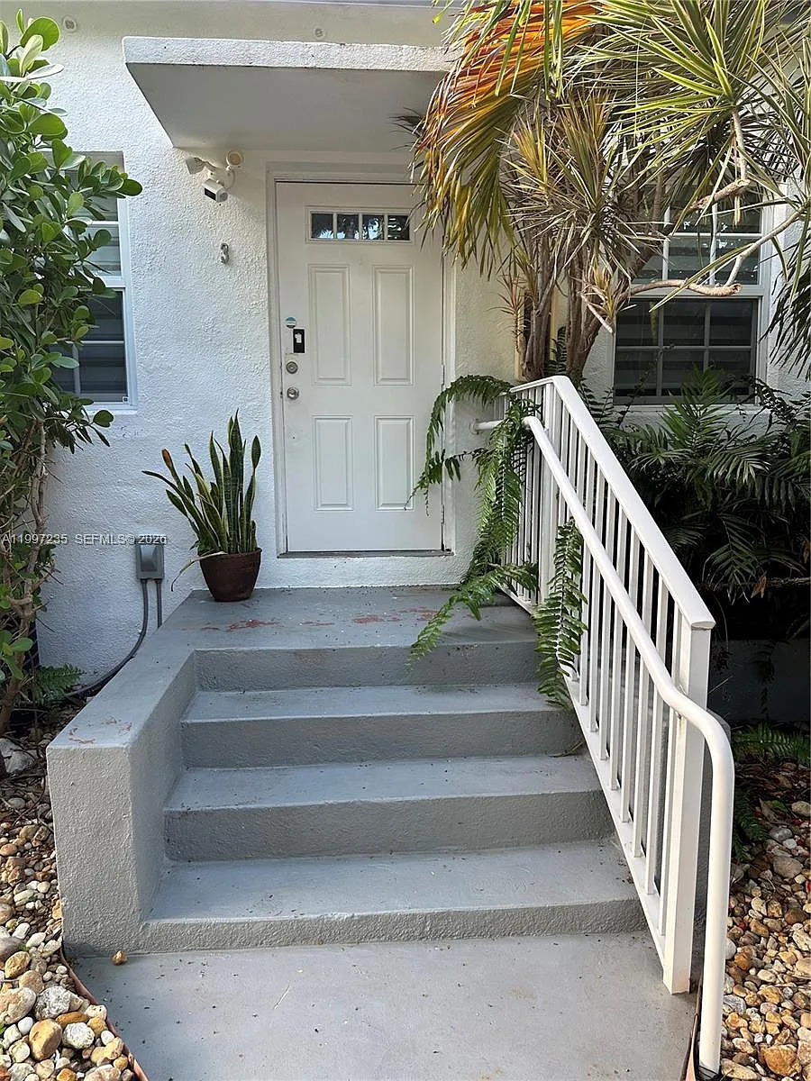 Photo 2 of 24 - 8401 Crespi Blvd #3 - Miami Beach, FL Building Photo - 8401 Crespi Blvd #3
