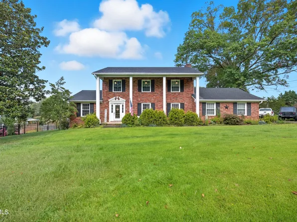 405 Oakmont Dr, Kingsport, TN 37663