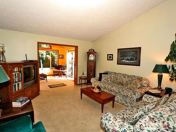 2nd image of 5883 W Lyn Haven Dr SE