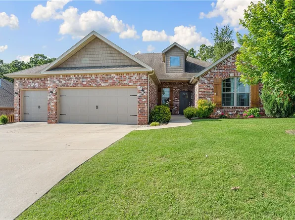 1611 Sweetbriar Way, Way, AR 72719