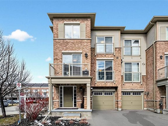 3rd image of 165 Hampshire Way #92
