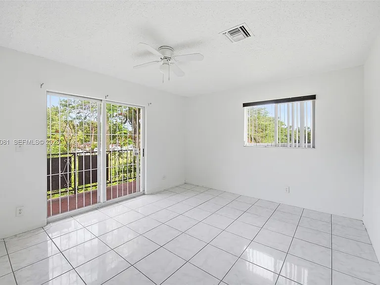 7521 NW 1st Ave #7523 — Photo 8