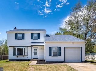 13 Fox Chase Dr, Blackwood, NJ 08012