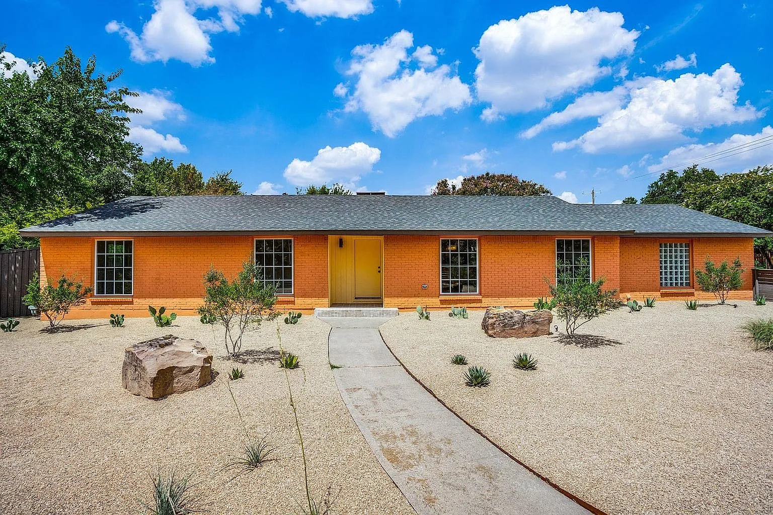 3 bed, 2.0 bath, 1777 sqft, $3,100 — Photo 1