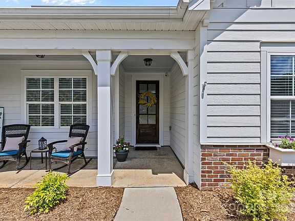 4th image of 2009 Rockbrook Ln