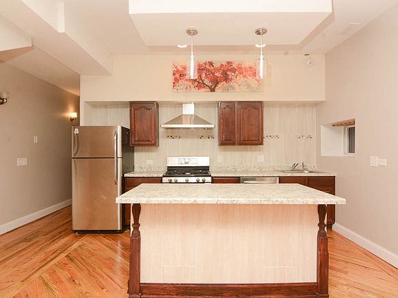 2nd image of 1447 W Cortez St #2