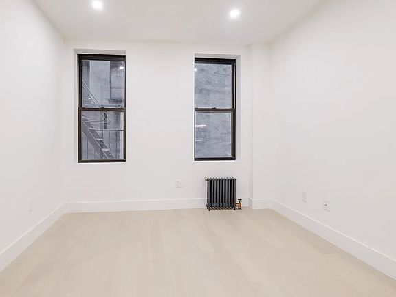 4th image of 300 W 21st St APT 41