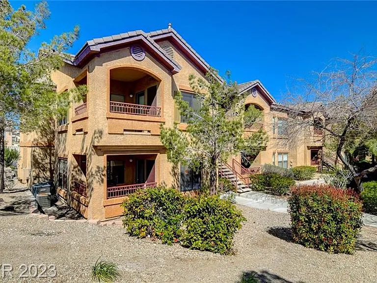 8250 N Grand Canyon Dr #1116 — Photo 2