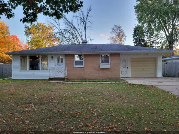 3038 Greenview Dr, Green Bay, WI 54311