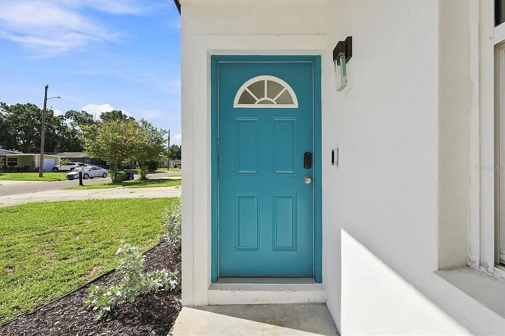 3 bed, 2.0 bath, 1140 sqft, $2,750 — Photo 3
