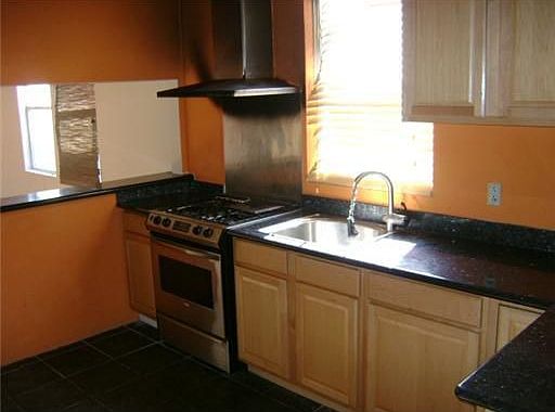 4th image of 2657 Jonquil St