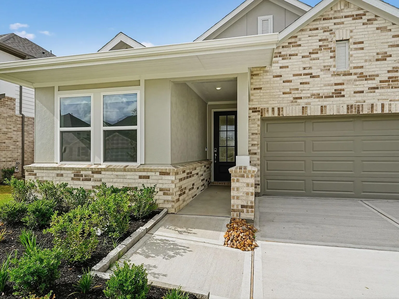 3 bed, 2.0 bath, 1612 sqft, $2,550 — Photo 2