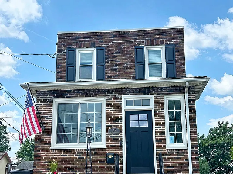 215 W 9th Ave — Photo 1