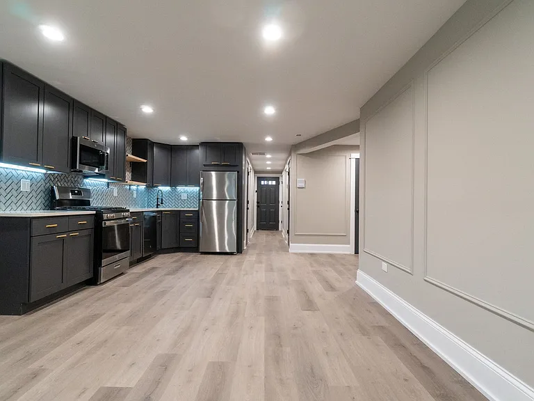 Pf Arg 5400 N. Paulina — Photo 10