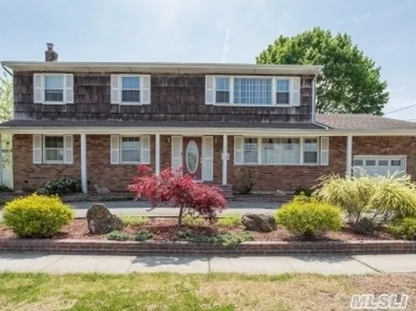 2416 Logue St, North Bellmore, NY 11710
