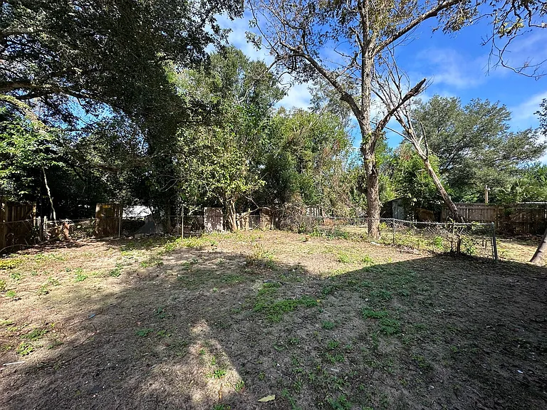 104 Aquamarine Ave — Photo 10