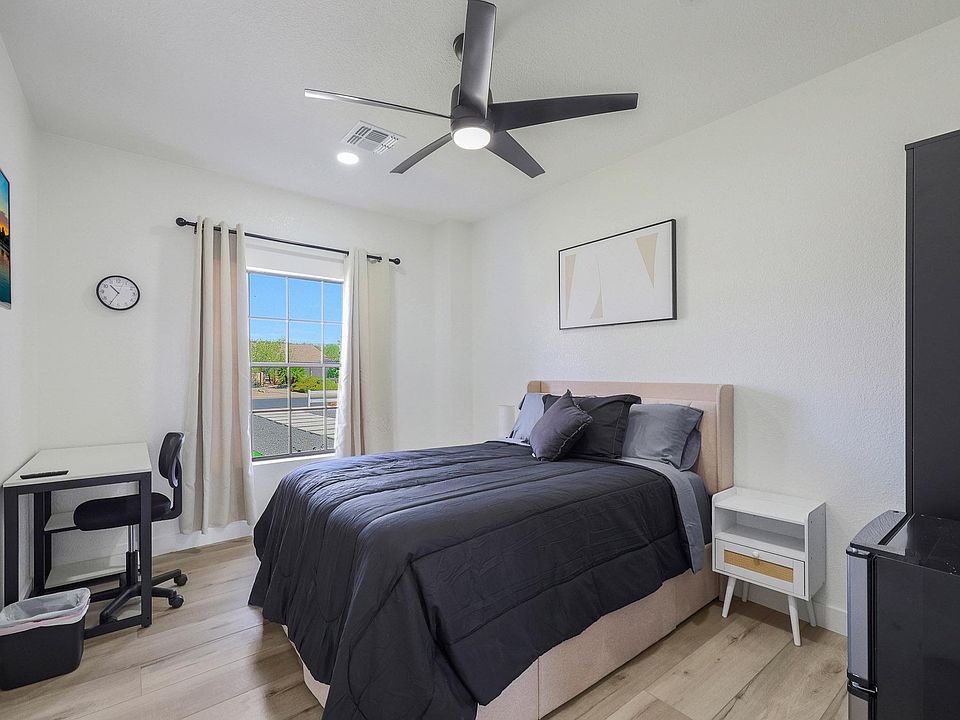 Full Bed with storage drawers, linens included