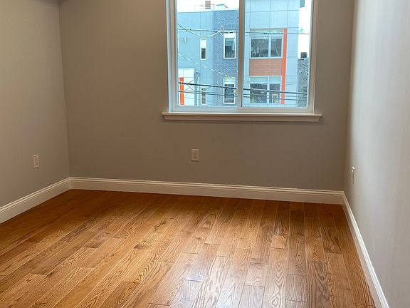 5th image of 1635 Poplar St #2A