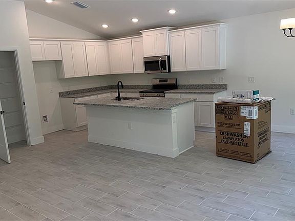 2nd image of 17492 QUINCY AVENUE