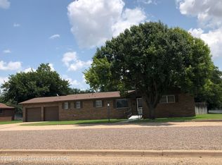 1610 Haskell St, Wellington, TX 79095