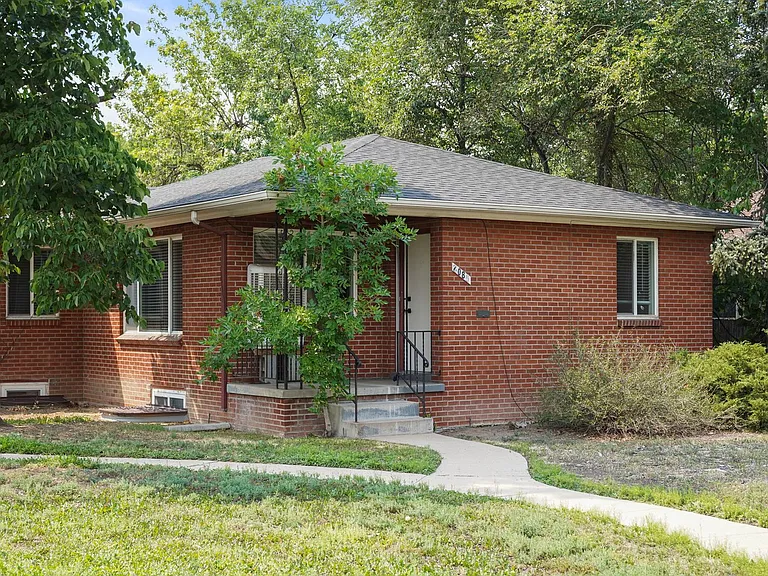 2085 S Saint Paul St — Photo 19