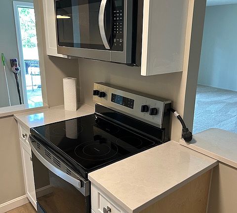 2nd image of 100 Kennedy Dr #34