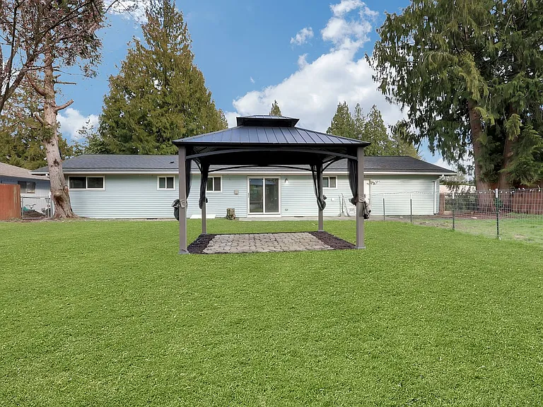 1625 Alder St SE — Photo 16