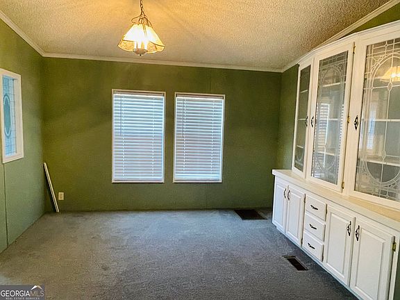 5th image of 685 Holmes Theus Rd NE