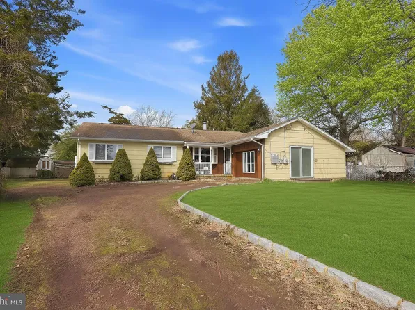 51 Oregon Ave, Waretown, NJ 08758