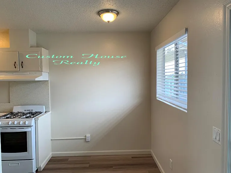 276 Carmel Ave #D — Photo 8