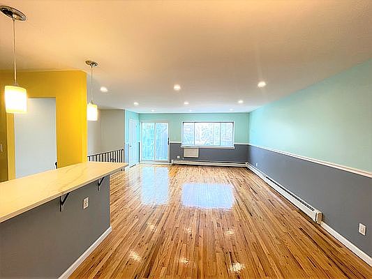 1st image of 736 E 84th St Floor 3