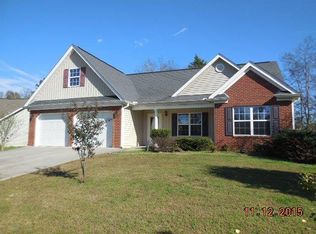 14 Honeyberry Ln, Rossville, GA 30741