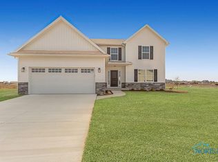 2099 Horseshoe Bend Dr, Perrysburg, OH 43551
