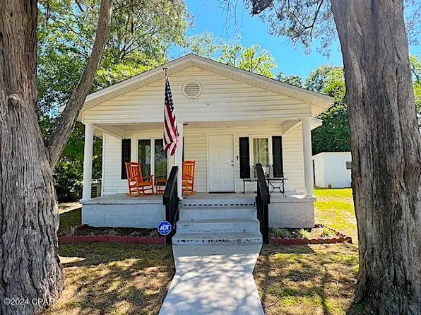 402 W Michigan Ave, Bonifay, FL 32425