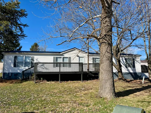 300 Aspen Ln, Winchester, KY 40391