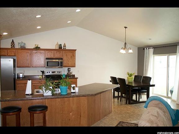 5th image of 522 S Willow Park Dr